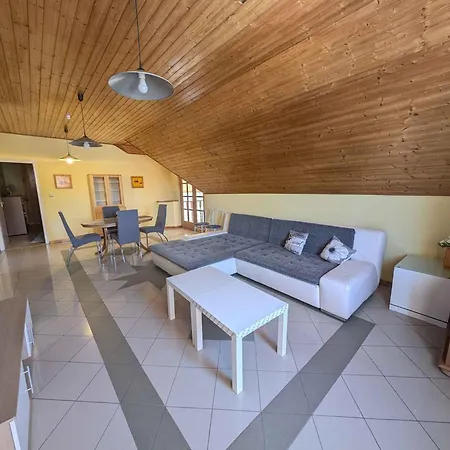 In - Balaton 19638 شيوفوك