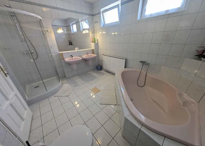 In - Balaton 19638 Casa de Férias